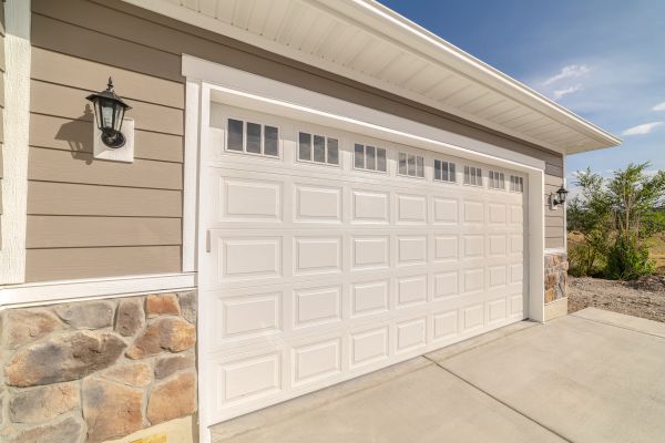 Cost of Garage Lifting in Valrico